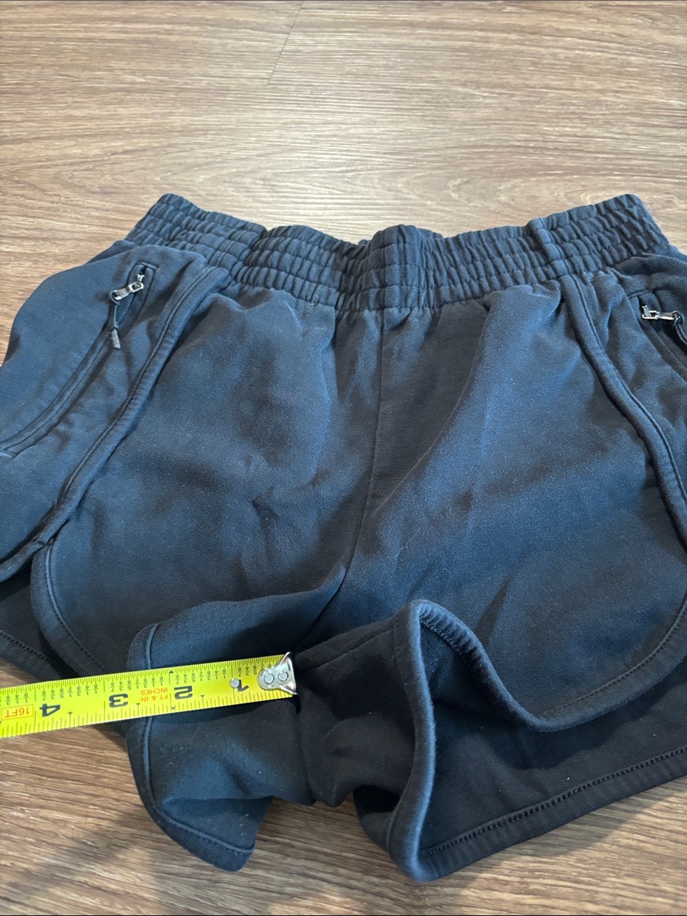 Old Navy Black Women's Athletic Shorts with Zipper Pockets - Picture 4 of 5